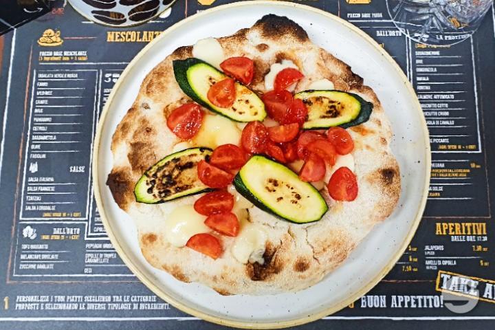 Pizza Gourment dall'Orto - Urb'En Bar