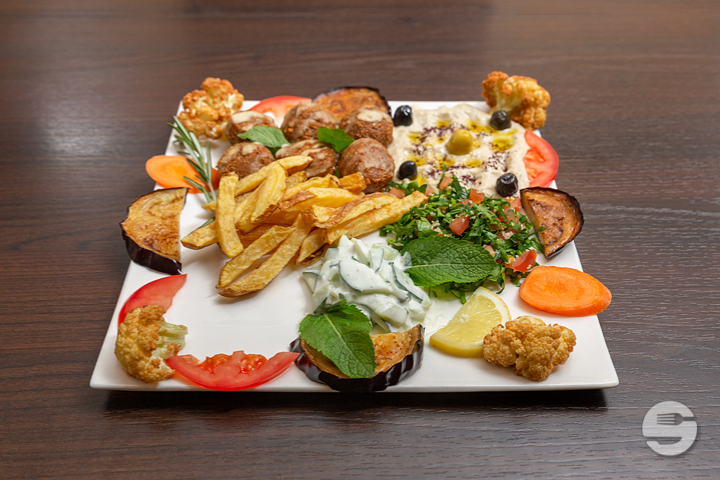 Falafel Teller - Restaurant Olif