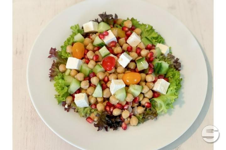 Chickpea and cucumber salad - Healthy-Food-Atelier