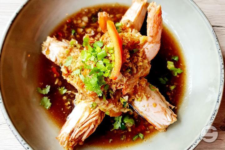 Stir Fry Big Prawns with Garlic & Chili - Baibua