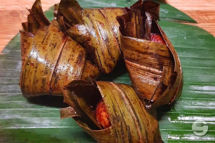 Fried Chicken in a Pandan Leaf - Baibua