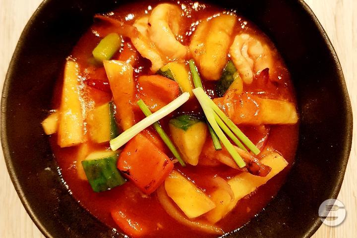 Stir Fry Sweet & Sour Sauce and Fresh Pineapple - Baibua