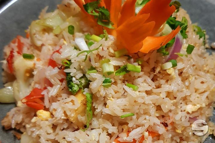 Fried Rice with Vegetables, Egg and Tofu - Baibua