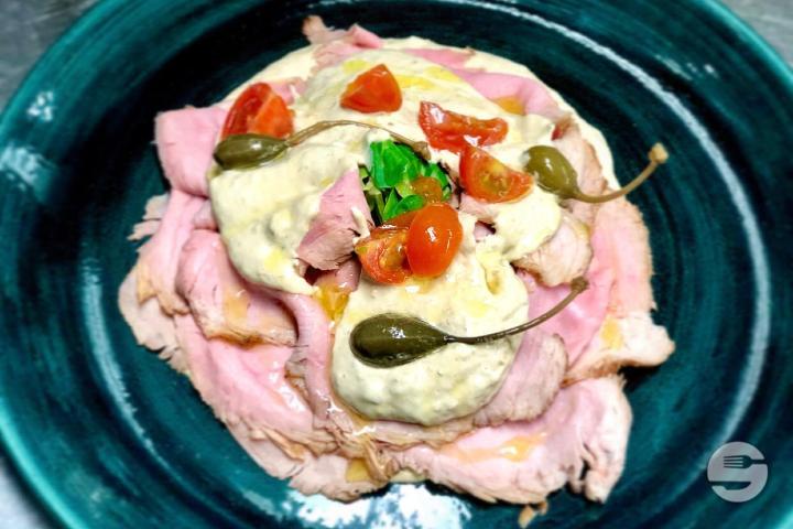 VEAU À LA SAUCE AU THON - Monte Carlo Living