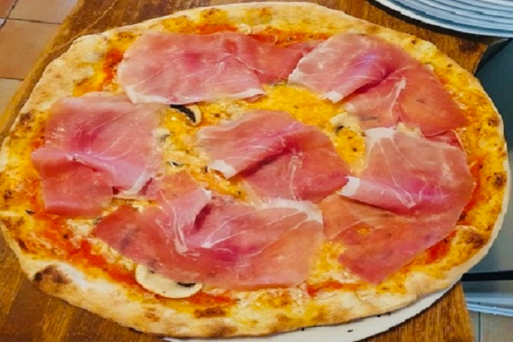 Pizza Latina - La Cantinella