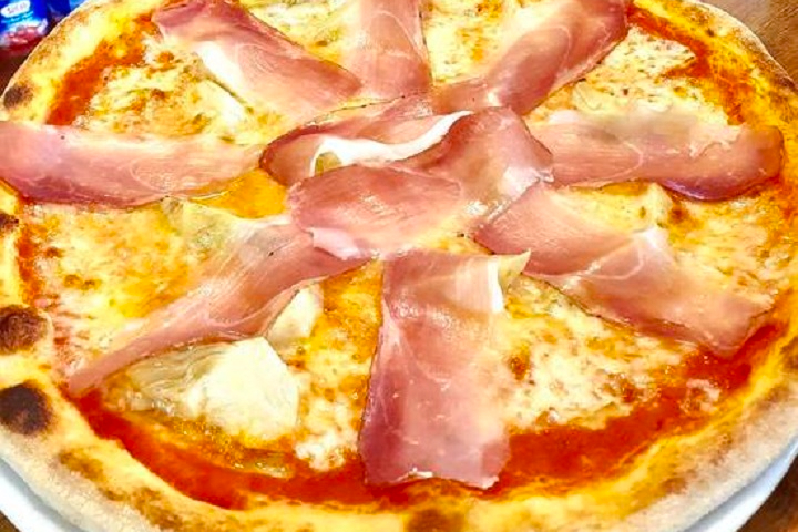 Pizza Trentina - La Cantinella