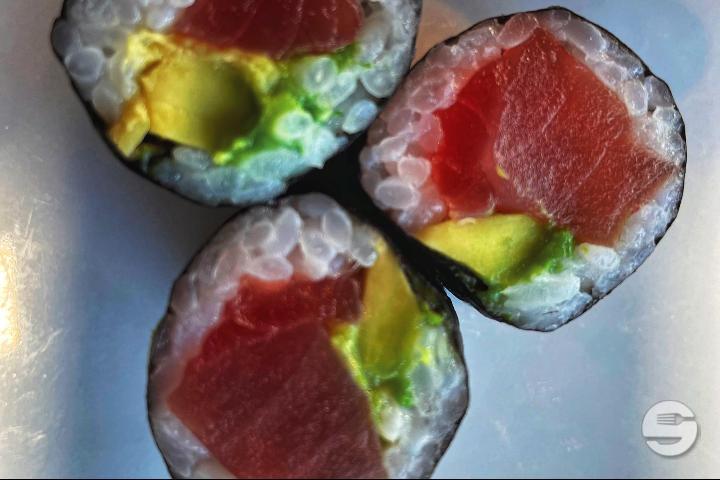 Hosomaki Tuna Avocado - Misuji Sushi