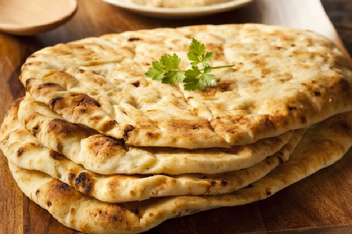 Naan al burro - OM Indian Food