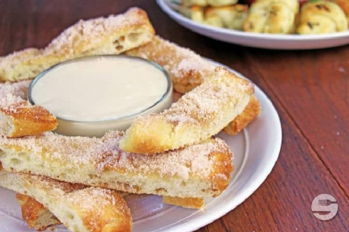 Cinnastix - Burger Hut