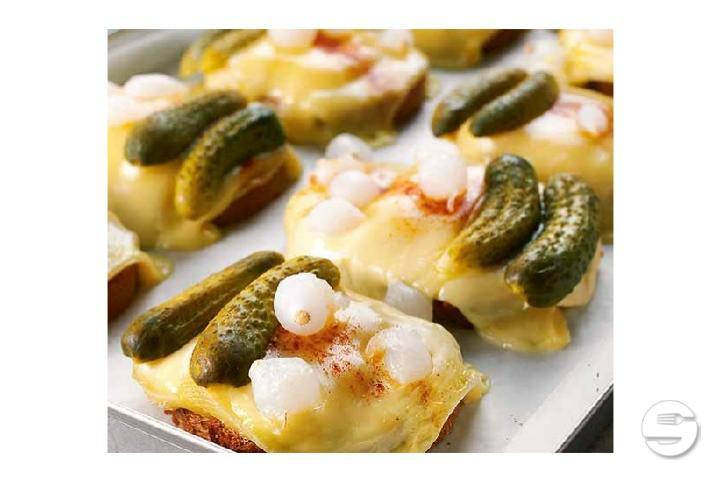 Walliser Raclette mit Brot - Burger Hut