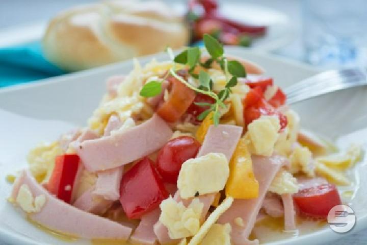 Wurst-Käse Salat - Burger Hut
