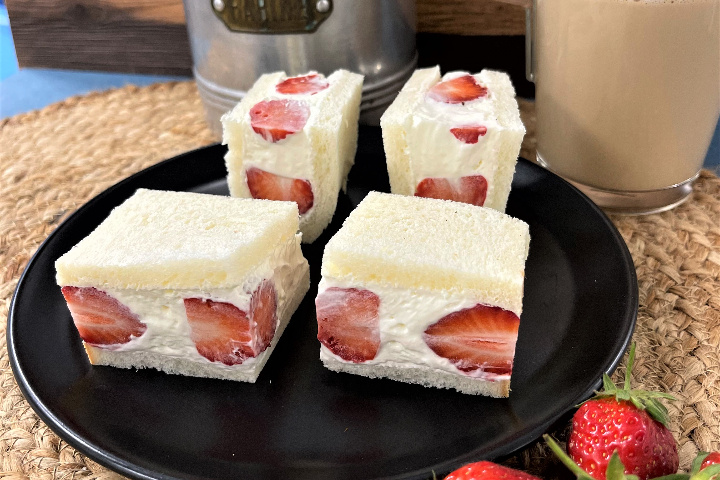 🍓Very strawberry イチゴ - Sando House