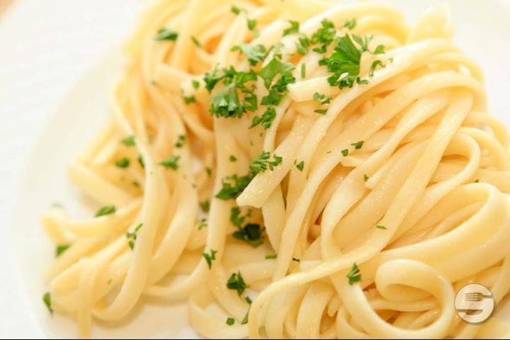 Spaghetti Aglio and Olio - Le Tivoli
