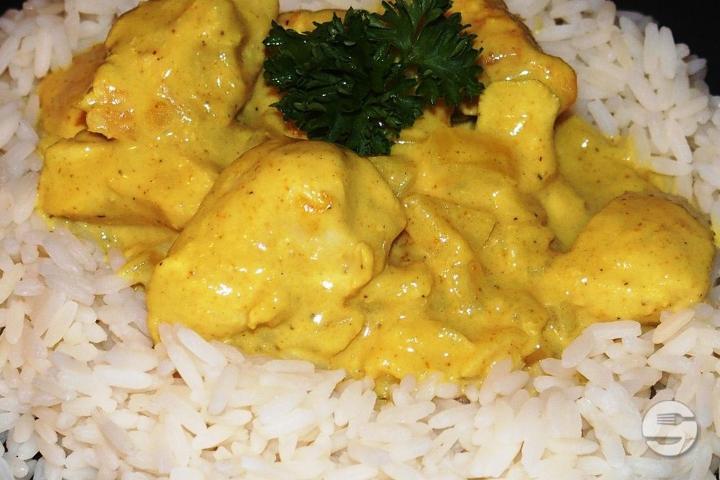 Sliced Chicken Curry - Le Tivoli