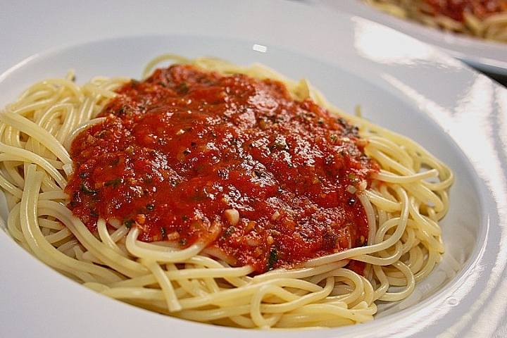 Spaghetti Napoli - La Stella Pizza & Pasta