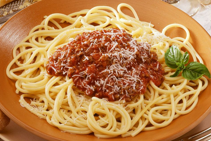 Spaghetti Bolognese - La Stella Pizza & Pasta