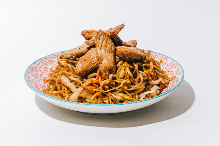 Sautéed Noodles with Chicken - Haiku Asian Cuisine & Sushi - Roche