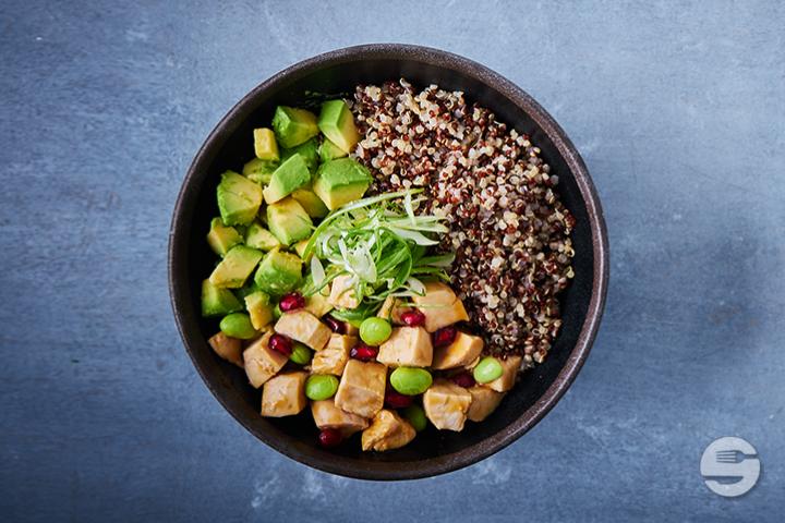Chicken Quinoa Poké - Yooji's Bahnhofstrasse