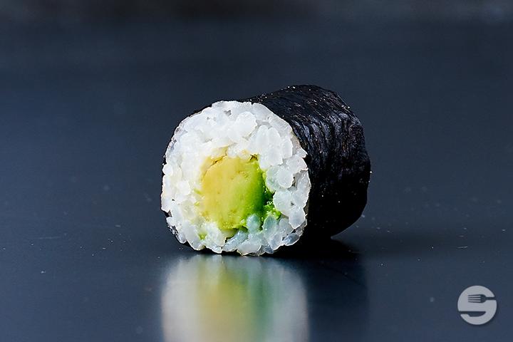 Avocado Maki (8 pcs.) - Yooji's Bahnhofstrasse