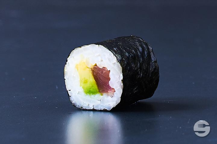 Tuna Avocado (4 pcs.) - Yooji's Bahnhofstrasse