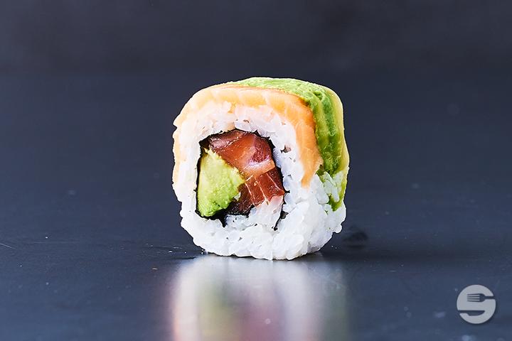 Salmon Rainbow (8 pcs.) - Yooji's Bahnhofstrasse