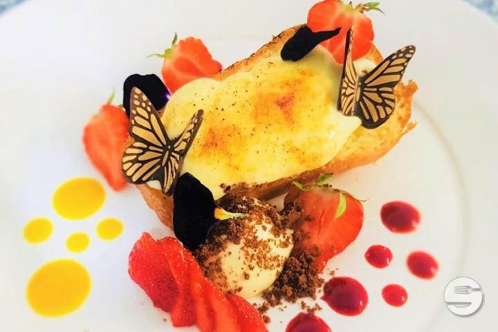 Sfogliatina alla fragola con crema - Ristorante Bottega del vino