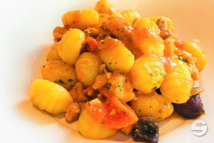 Gnocchi Shrimps and Pesto - Ristorante Bottega del Vino