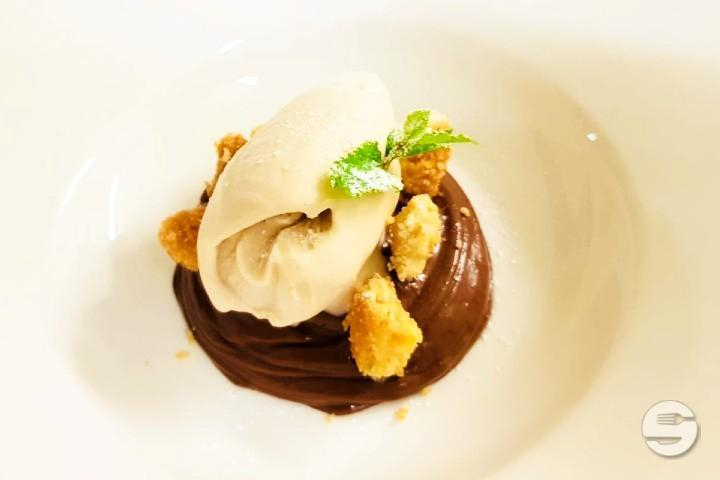 White chocolate mousse - Ristorante Bottega del Vino
