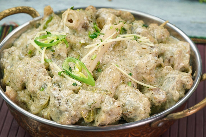 White Karahi mit Rind - Chilli Masala