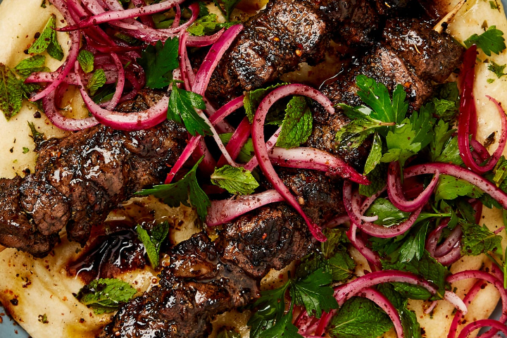 Mariniertes Lammfleisch mit gekochten Pickels und Haussauce - Chilli Masala