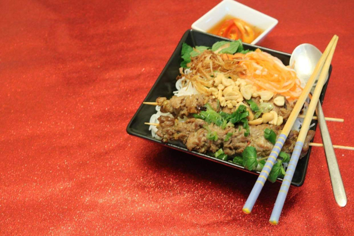 Bún Thịt Nướng - Vietnam Street Food