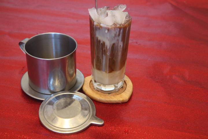 Ca Phe Sua Da - Vietnam Street Food