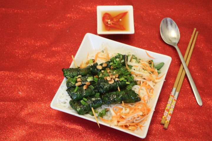 Bún Bò lá lốt - Vietnam Street Food
