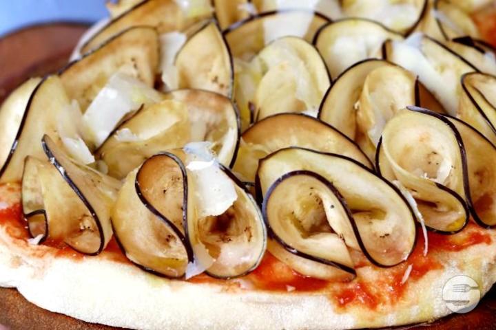 Pinsa Parmigiana - AMALO
