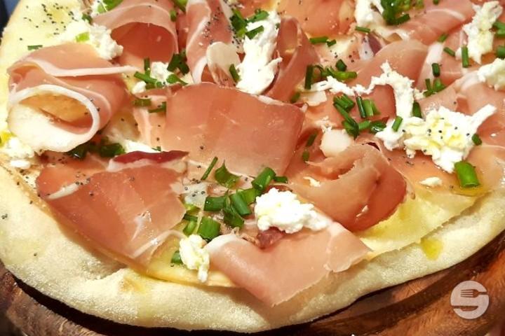 Pinsa allo Speck - AMALO