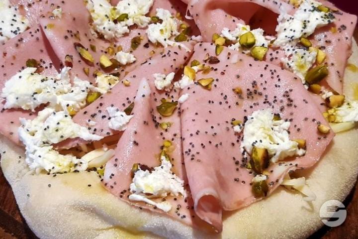 Pinsa alla Mortadella - AMALO