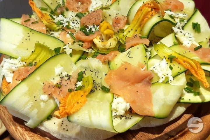 Pinsa al Salmone - AMALO