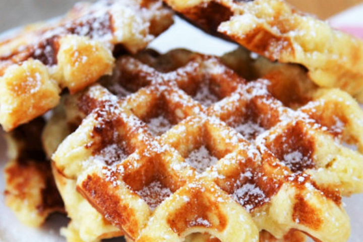 Waffle with Nutella - AMALO