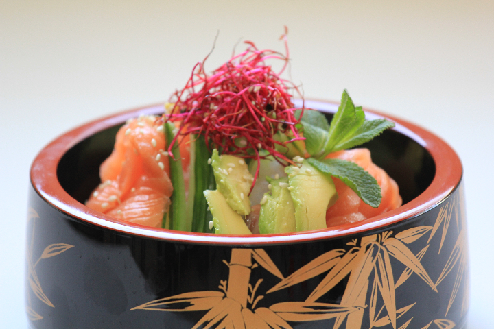 85. Salmon Chirashi - Isushi