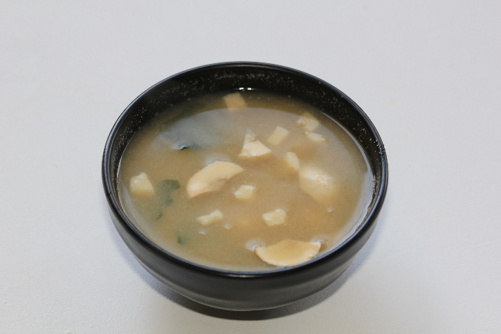 121. Miso Soup with Mushrooms - Isushi