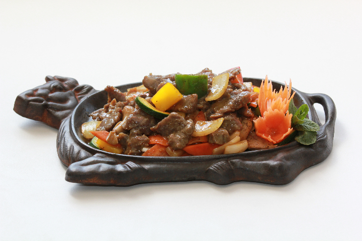 154. Black Pepper Beef on Slate - Isushi