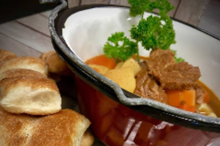 GULASH SOUP (Large) - Lützelau - Seerestaurant