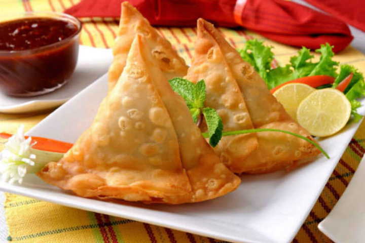 Paneer Samosa (2 pieces) - Cloves