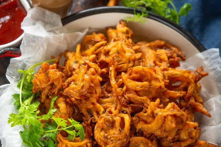 Onion Pakoda (12 pieces) - Cloves