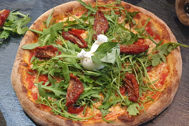 Burrata - Emirates Pizza