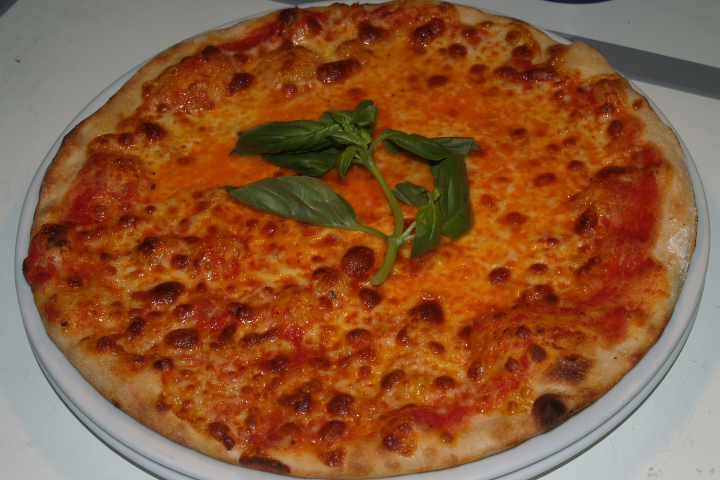 Family - Pizza tomato and mozzarella base - Gusto Antico Pinseria & Pizzeria