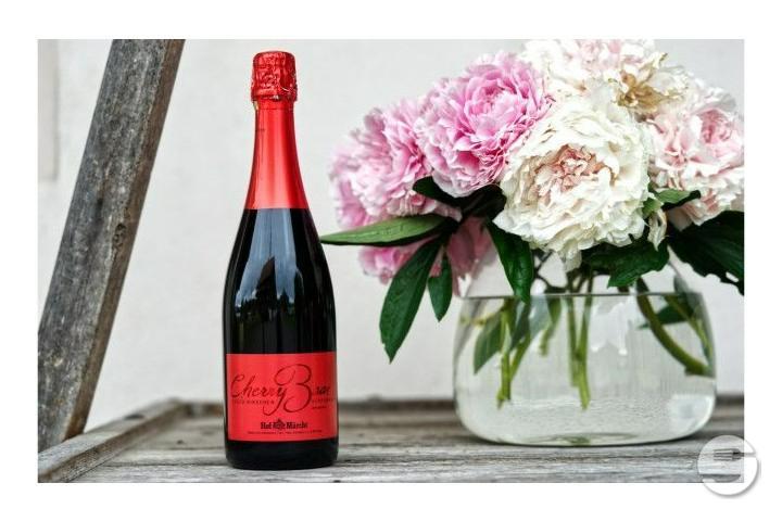 ChampBaar cherries Zug cherry sparkling wine - Hofmärcht Hotzenhof