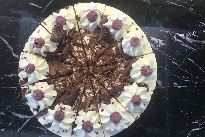 Schwarzwälder Kirsch Torte - Bäckerei Glatt Cafe