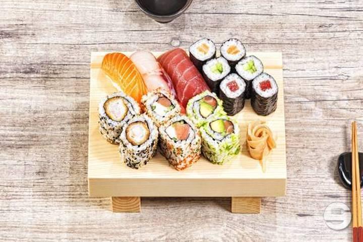 U1. Crunch Salmon Roll - Chez Lin