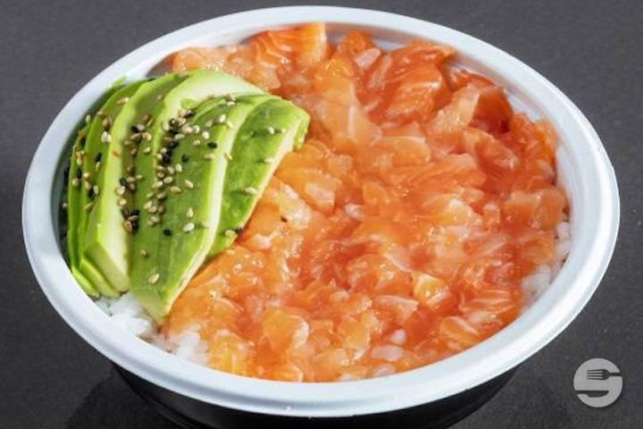 E3. Salmon and Avocado Tartar - Restaurant Bonbon